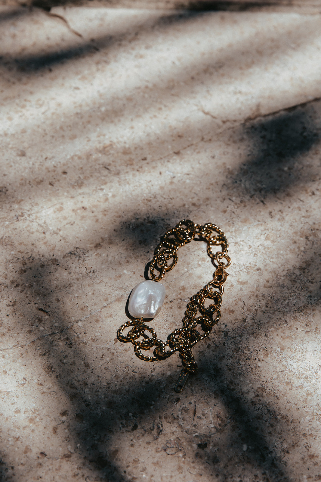 Bracelet with a pearl